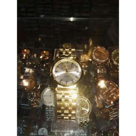 Relógios SEIKO QUARTZ dourados Gold Sommerschield - imagem 3