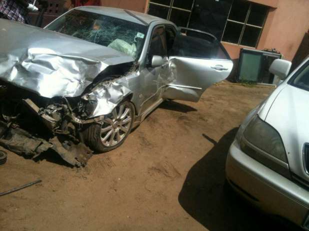 Toyota Altezza acidentado Cidade de Matola - imagem 3