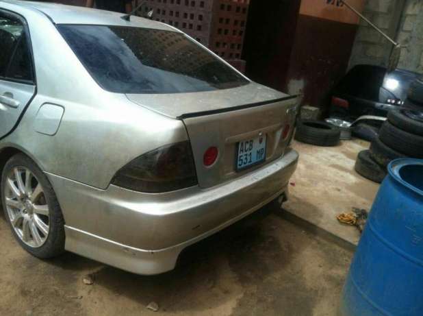 Toyota Altezza acidentado Cidade de Matola - imagem 5