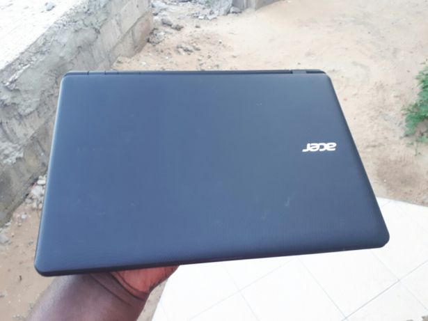 Laptop Acer mini Sommerschield - imagem 2