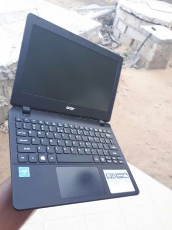 Laptop Acer mini Sommerschield - imagem 3