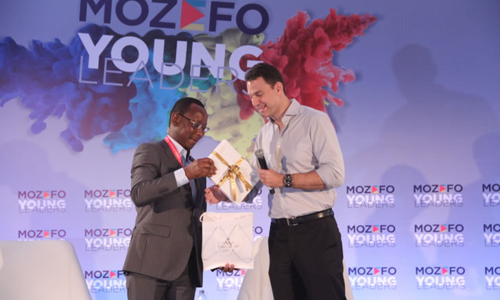 Daniel David distingue Ricardo Tadeu no MOZEFO Young Leaders