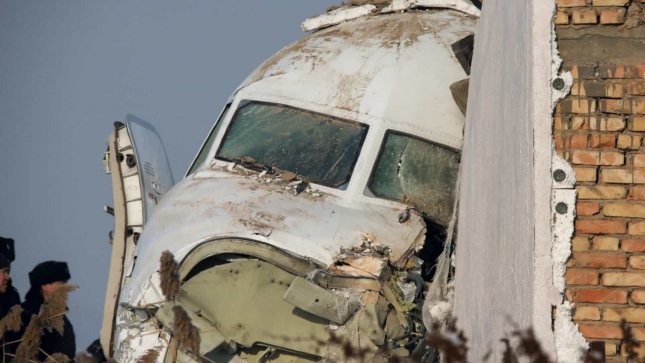 Mais de uma dezena de mortos em queda de avião no Cazaquistão