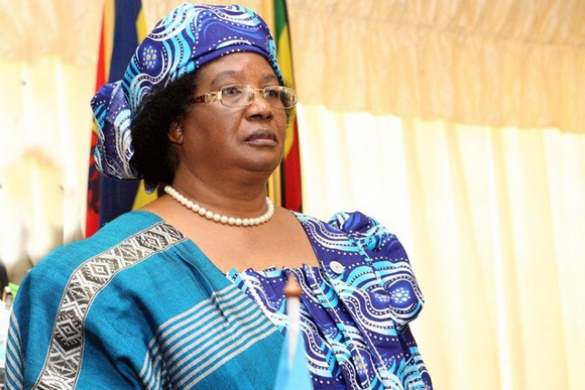 Antiga presidente do Malawi Joice Banda acusada de se ter beneficiado de negócio de armas