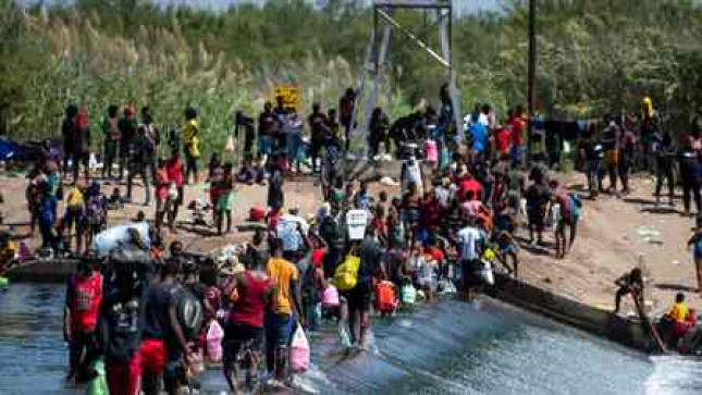 EUA começam a enviar migrantes haitianos do Texas para casa